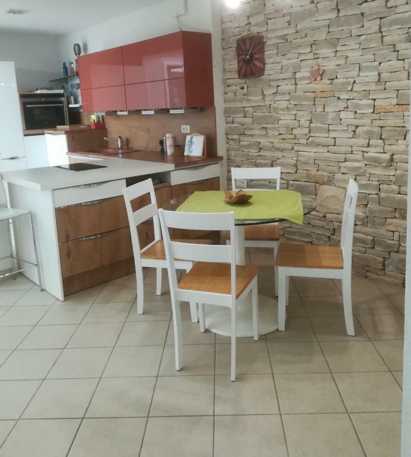 Apartma Zalka อิซอลา ภายนอก รูปภาพ