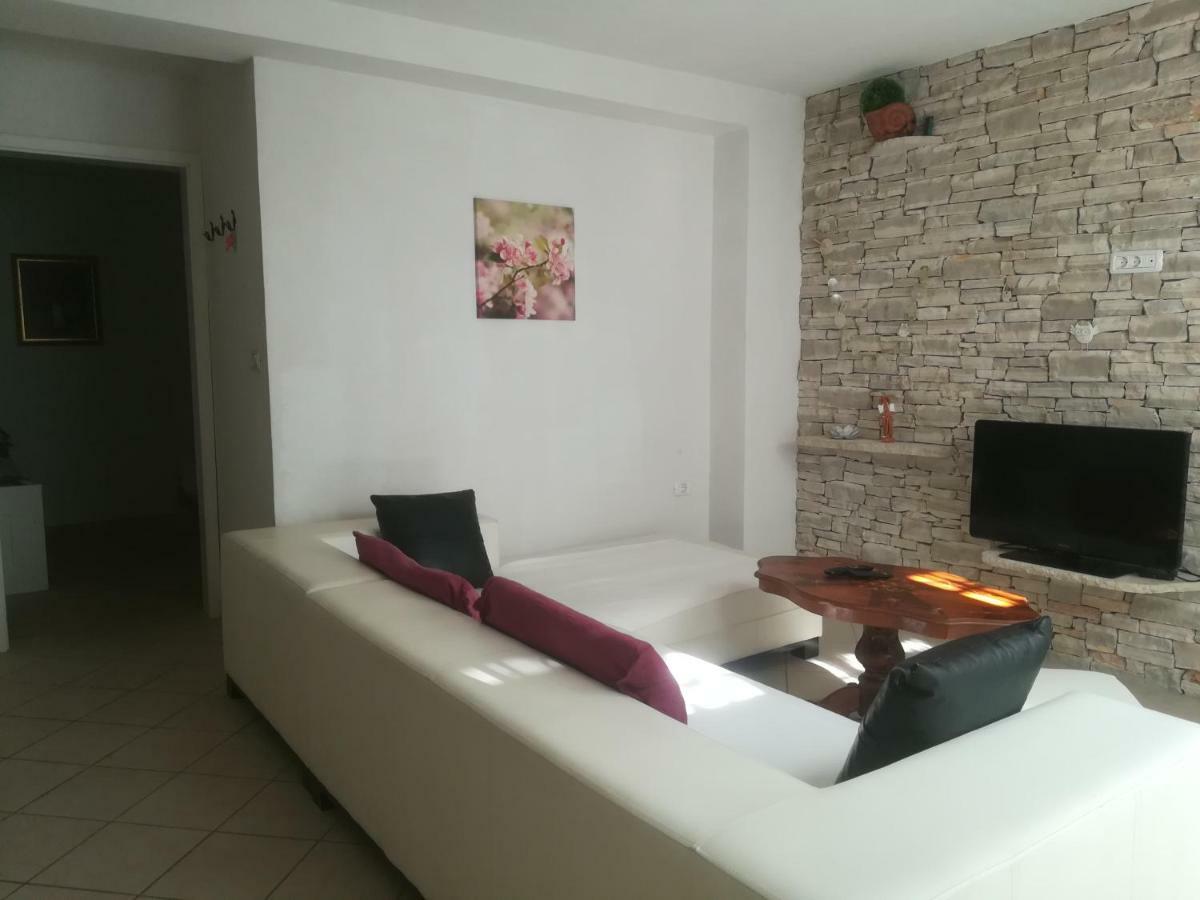 Apartma Zalka อิซอลา ภายนอก รูปภาพ